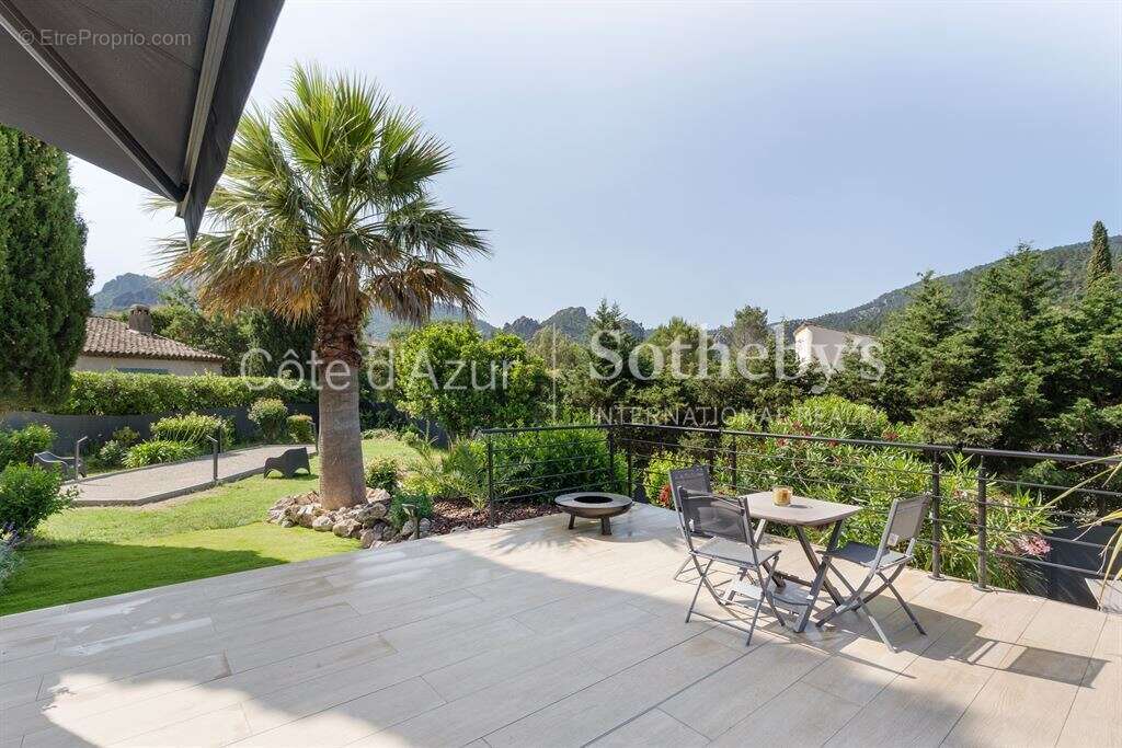 Maison à LES ADRETS-DE-L&#039;ESTEREL