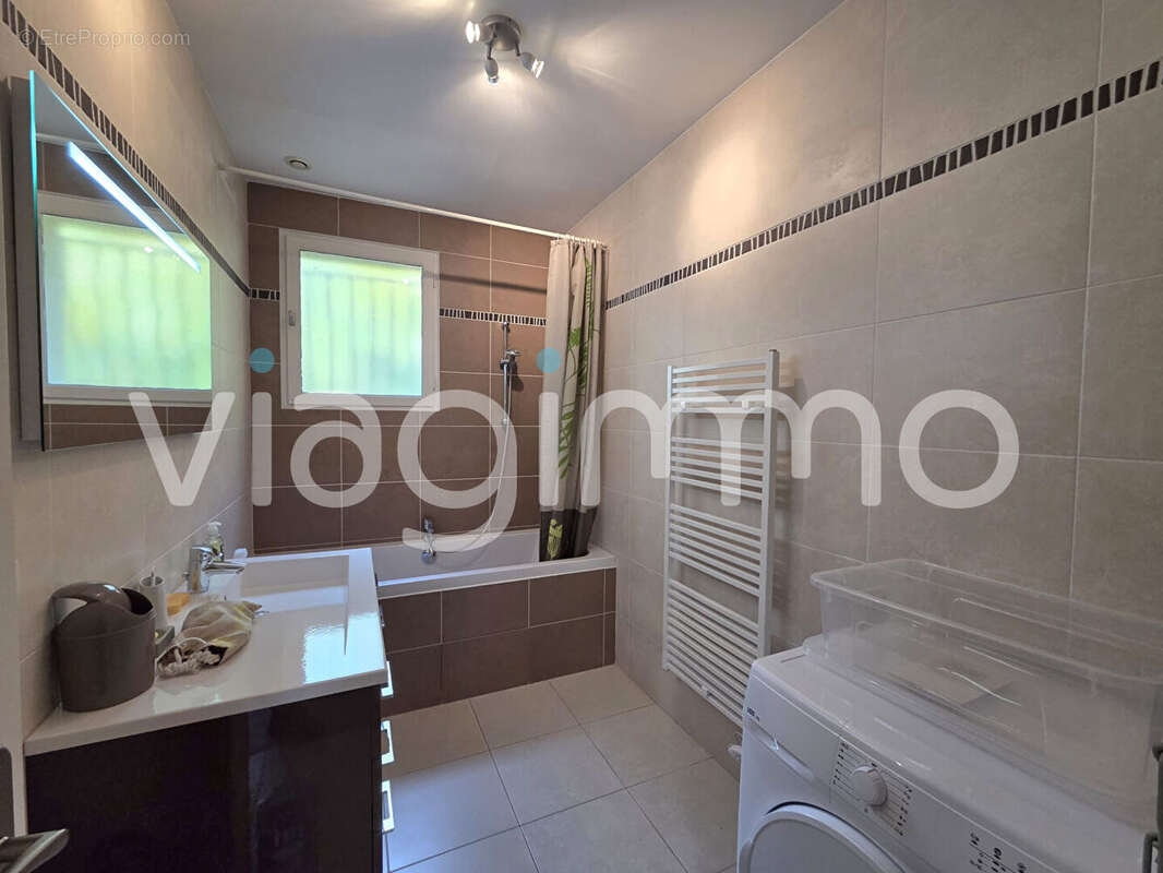 Maison à PONT-DE-BARRET