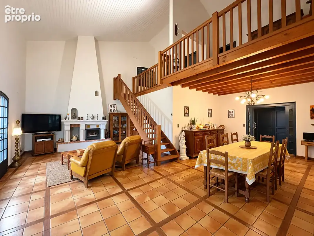 Maison St yaguen 6 pièce(s) 177.6 m2 - photo 3