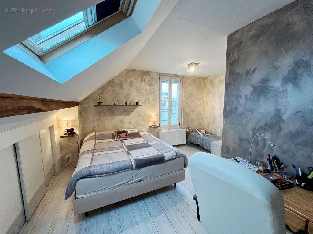 Ravissante Maison Senonaise comprenant 3 chambres, au calme, au centre de son jardin de 1400m2 - photo 14