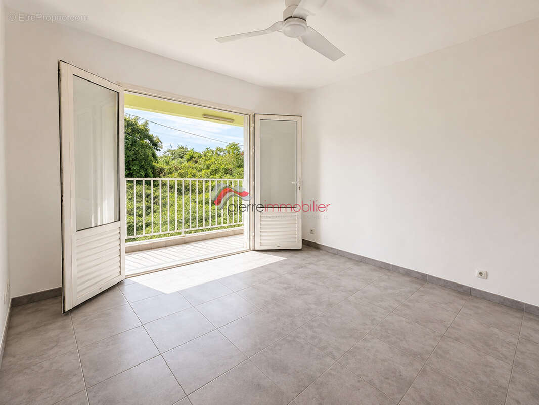 Maison familiale t4/5 - a vendre en exclusivité - ravine des cabris - photo 5