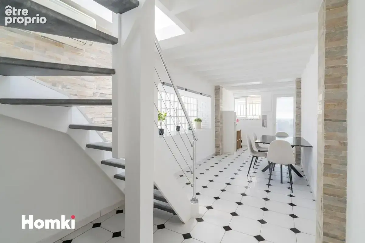 Maison de ville T5 de 77 m² à Marseille 13008 - photo 4