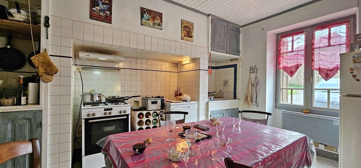 Maison à CENAC-ET-SAINT-JULIEN