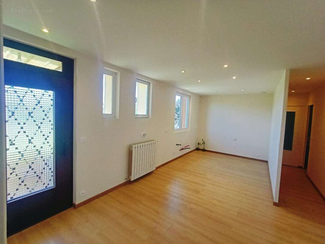 Maison à CURCIAT-DONGALON