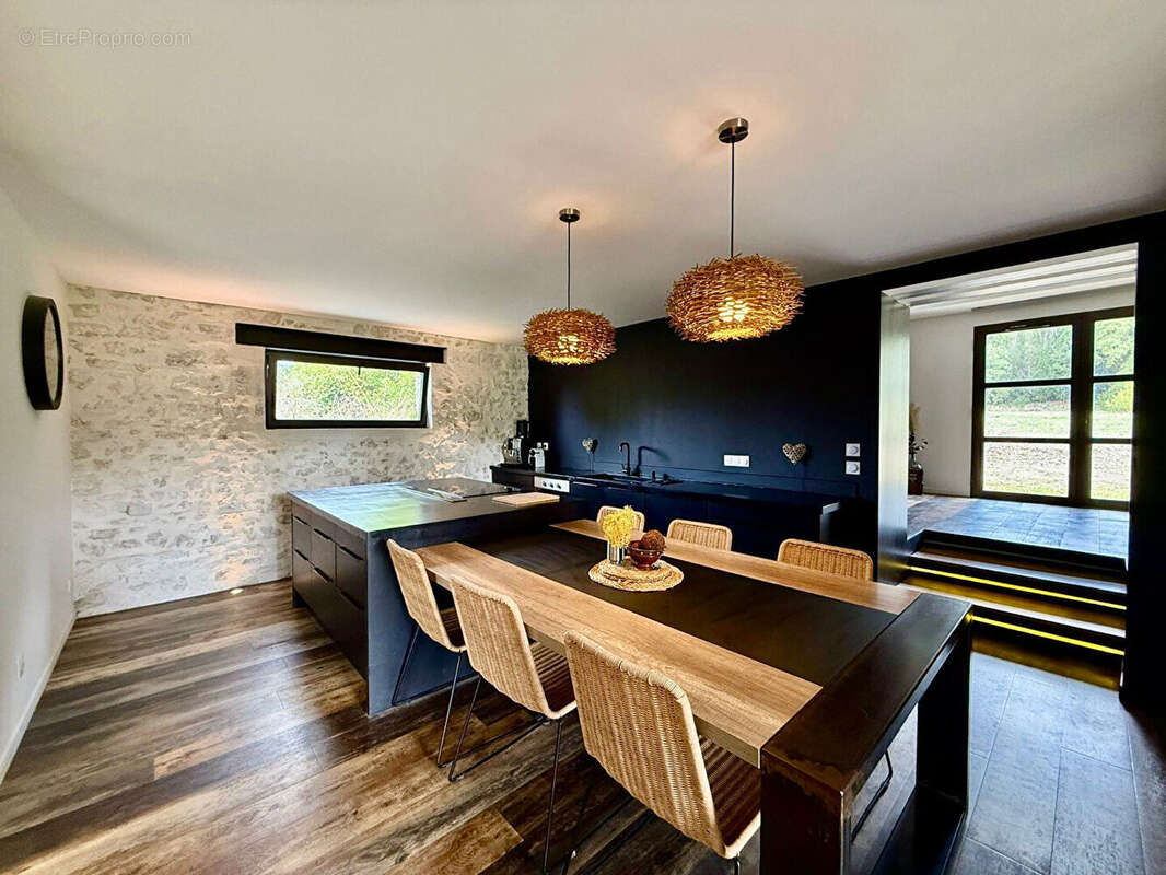 Maison à L'ISLE-SUR-LA-SORGUE