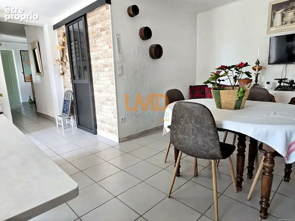Maison avec appartement indépendant, garage et terrasses, vue Al - photo 8