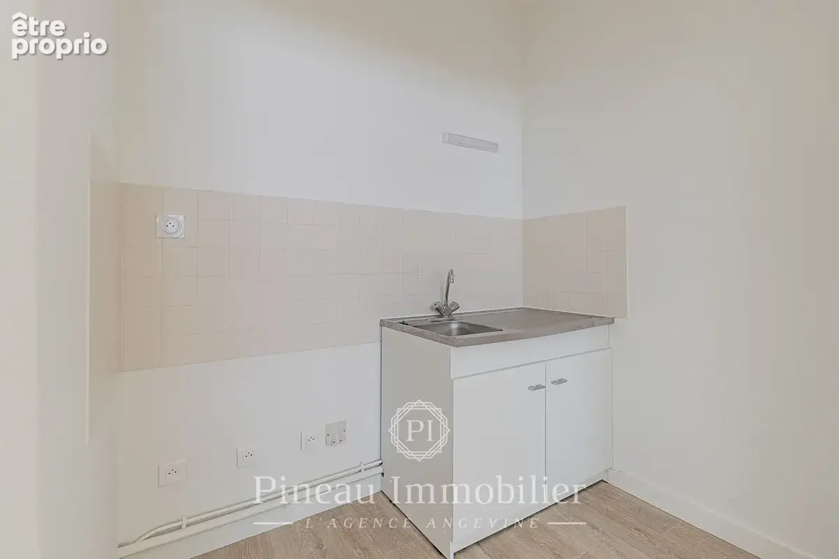 Appartement T2 Angers - Centre-ville / Château - Rez-de-chaussée - Idéal 1er achat ou investissement - photo 4