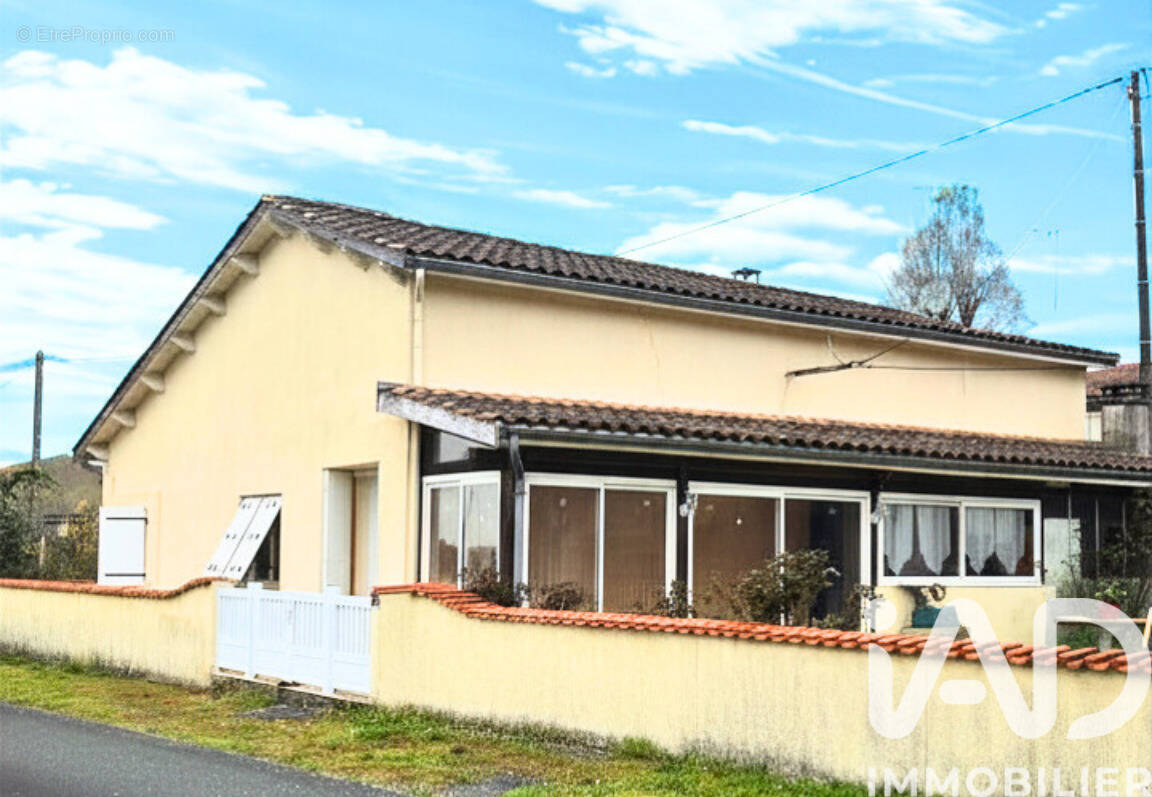 Photo 1 - Maison à SAINT-MARTIN-DE-COUX
