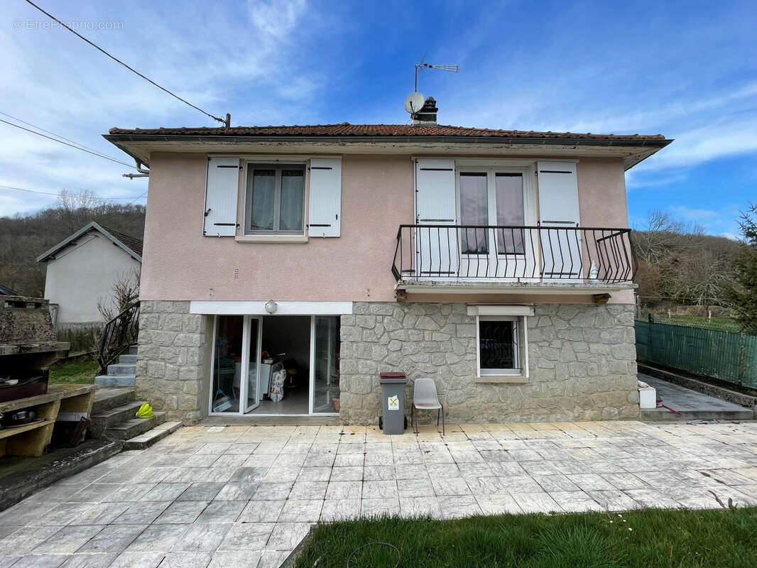 Maison à YDES