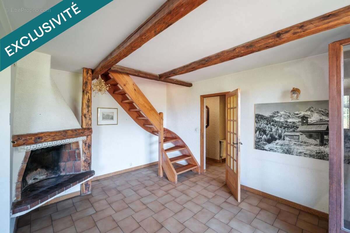 Maison 230 m² à Puy-Saint-Andre  - photo 8
