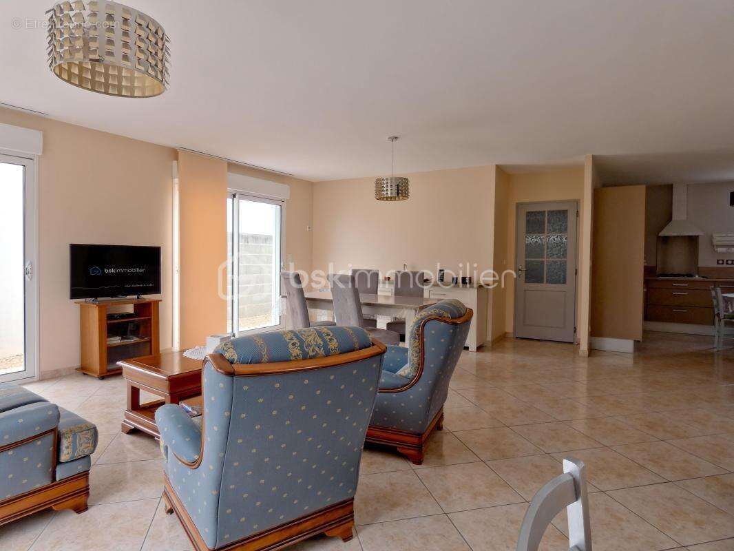 Maison à SAINT-JUST-LUZAC