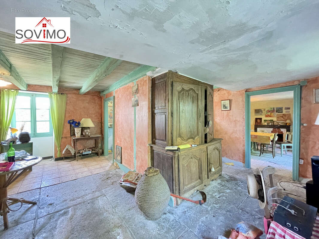 Au coeur d'un petit hameau, authentique maison de caractère indépendante, a rénover, avec terrain attenant - photo 22