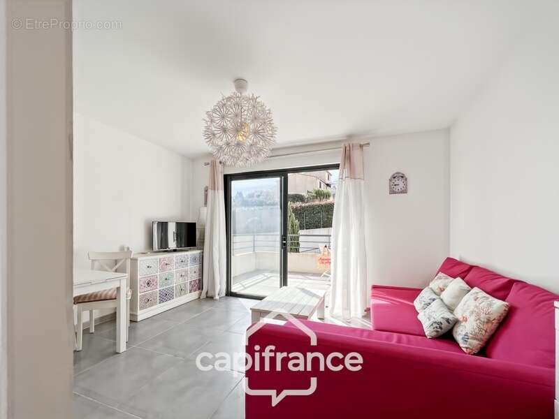 Appartement à BORMES-LES-MIMOSAS