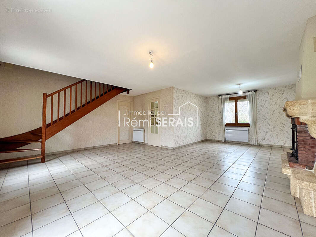 Maison à MONTMERREI