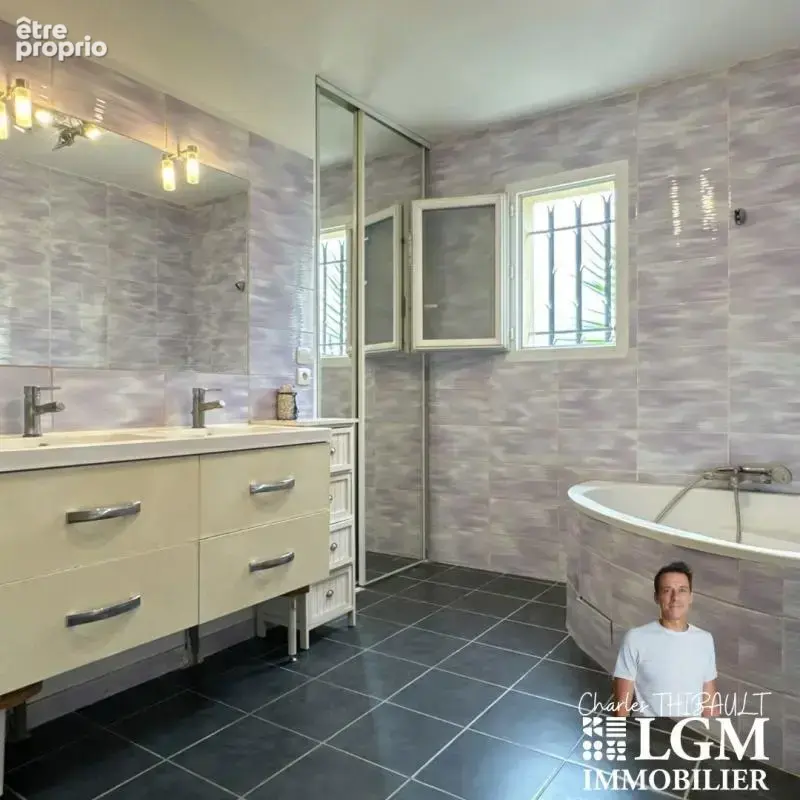 Montfrin – Villa de plain-pied avec piscine et vue dominante sans vis-à-vis - photo 12