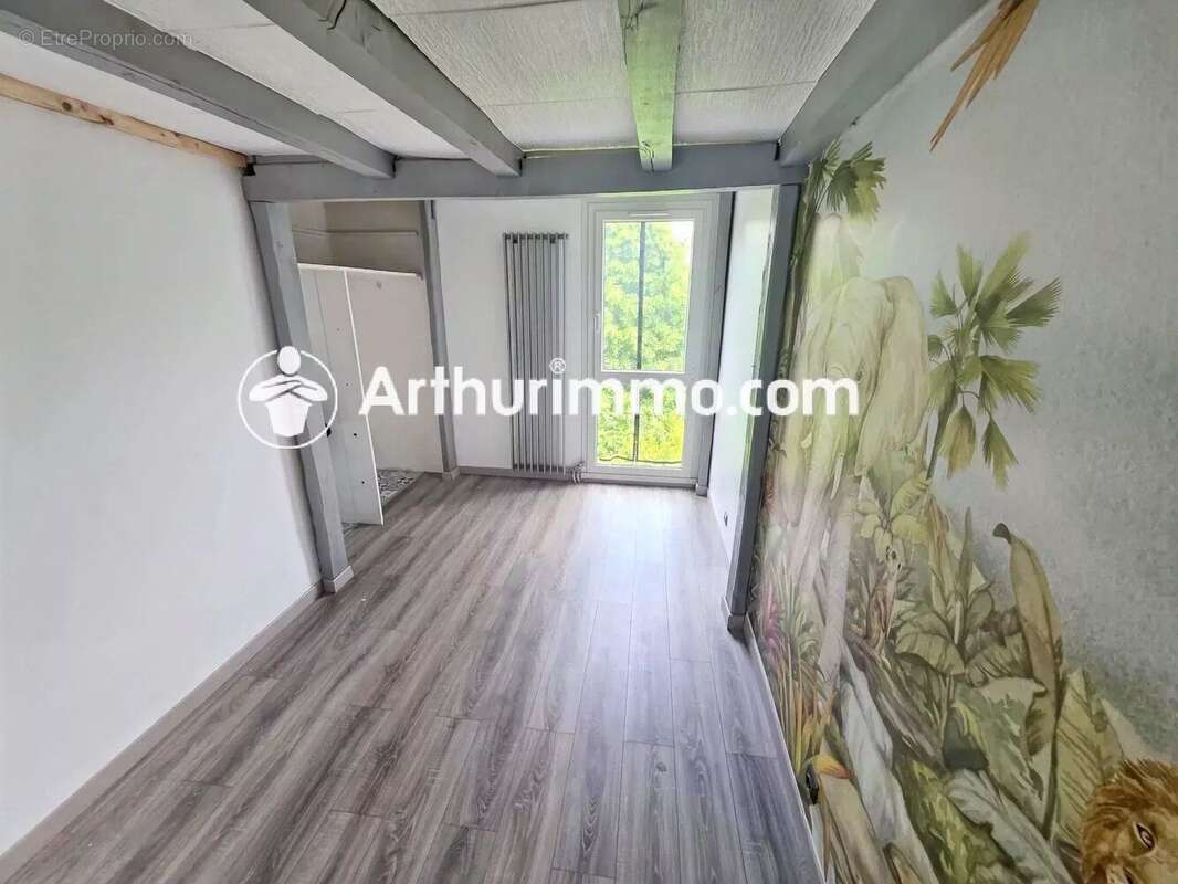 Appartement à SAVIGNY-LE-TEMPLE