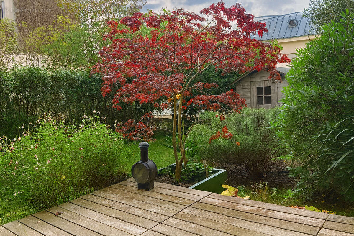 Appartement à PARIS-14E