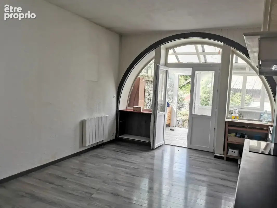 Maison en pierres avec terrain,  garages et combles aménageables - photo 5