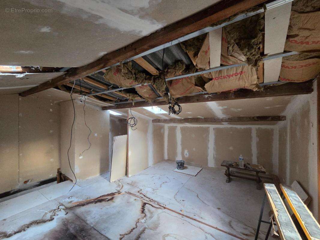 Maison à SAINT-JEAN-D'ANGELY