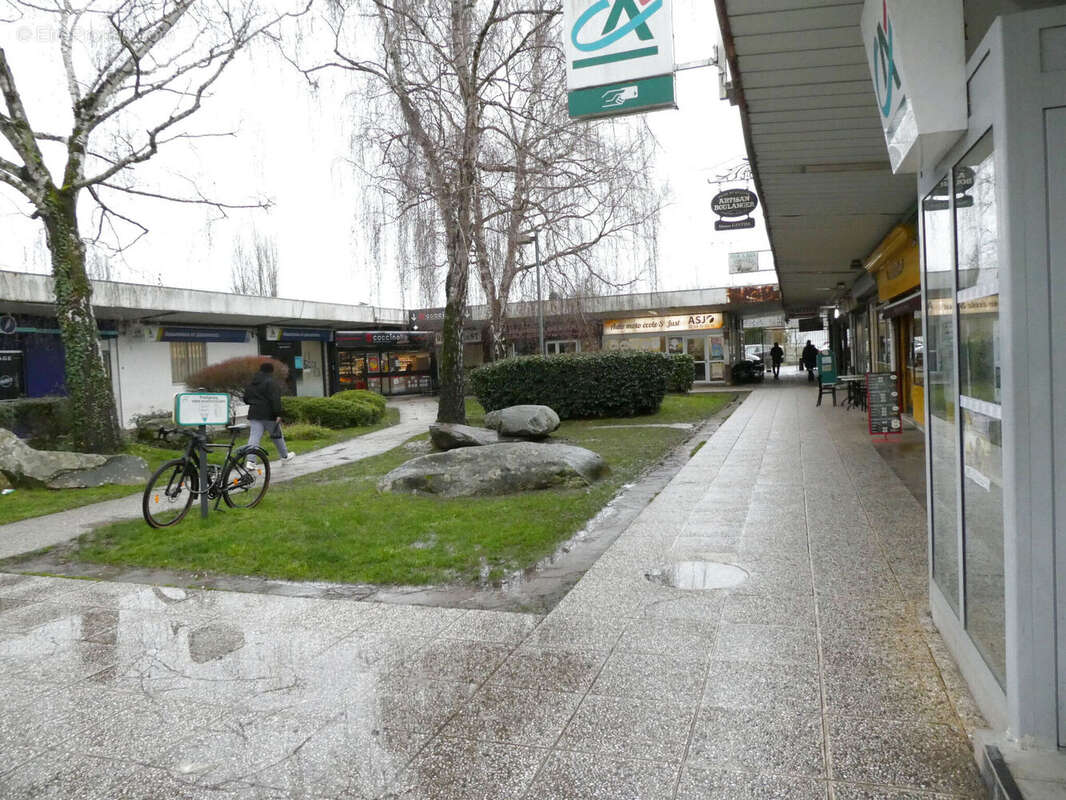 Commerce 105 m² à Vaux-Le-Penil  - photo 2