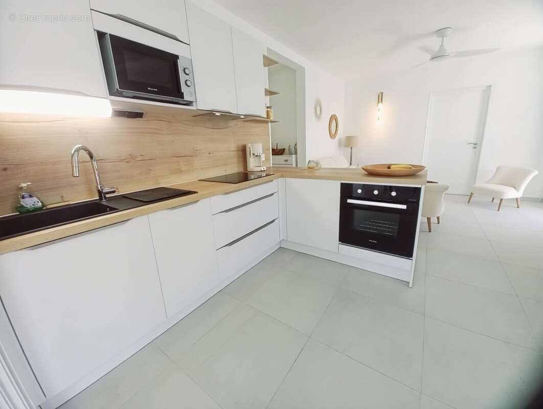 Villa premium T3 & son T2 à vendre à SAINTE ANNE Bourg (971) Guadeloupe - - photo 7