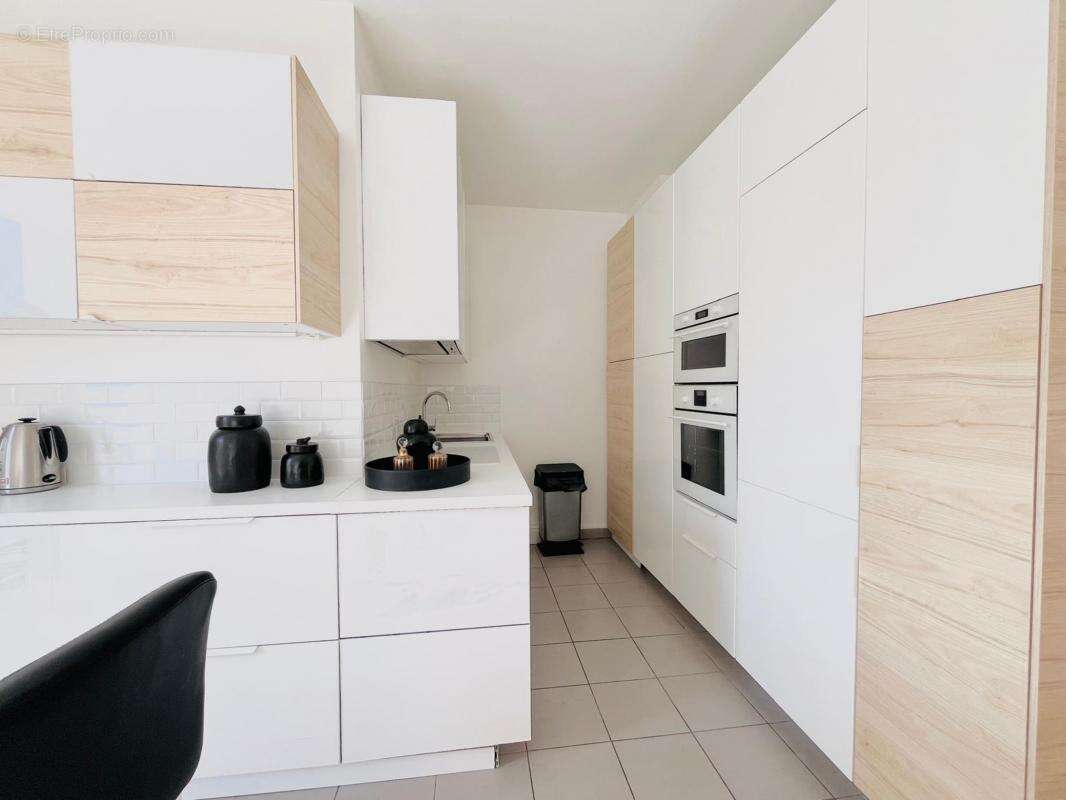 Appartement à MARNES-LA-COQUETTE