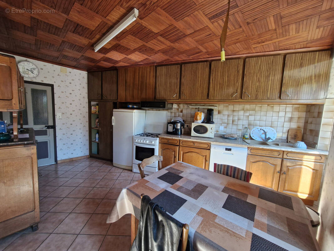 Maison à MURAT-SUR-VEBRE