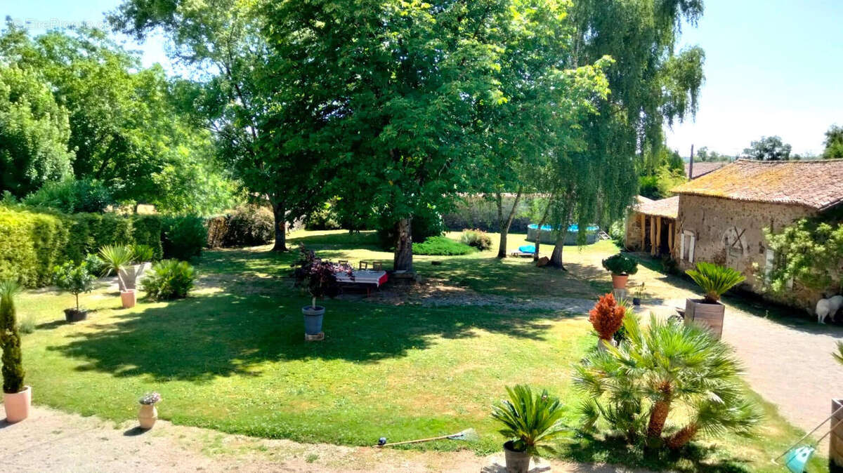 JARDIN - Maison à ANSAC-SUR-VIENNE