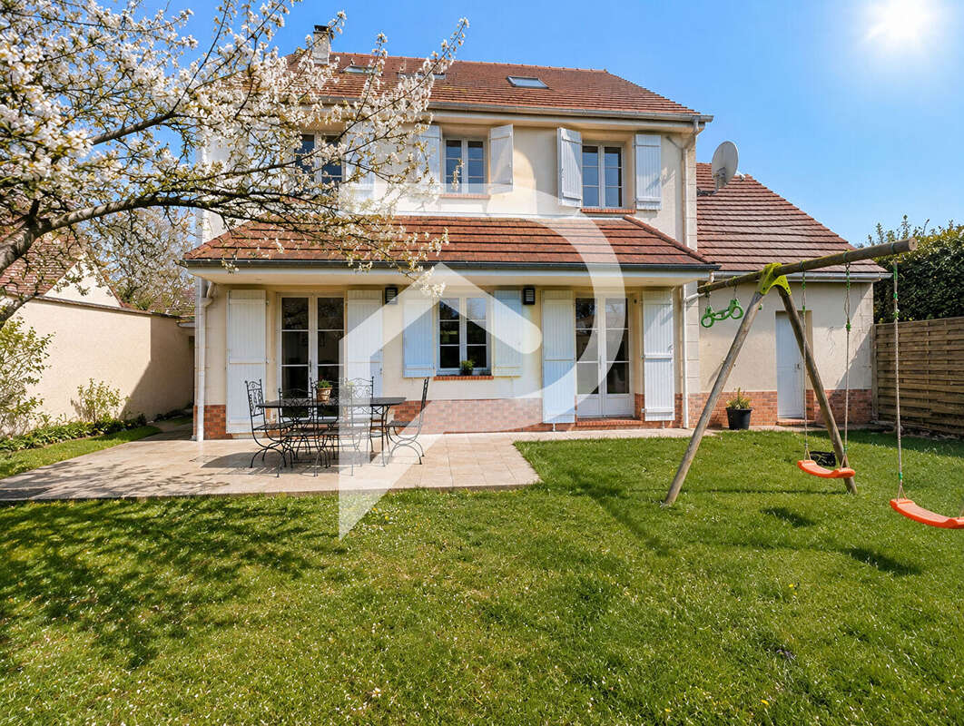 Maison à MERU