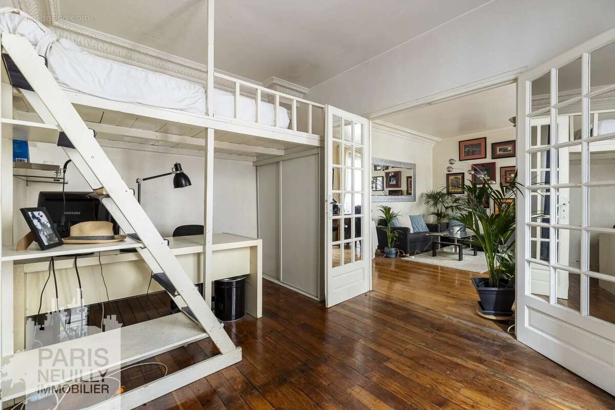 Appartement à PARIS-17E