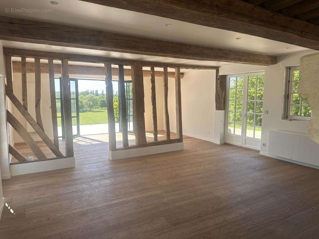 Maison à MEZIDON-CANON