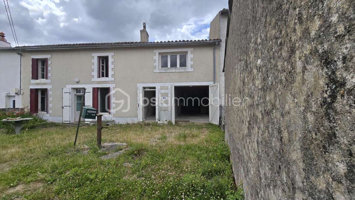 Maison à VASLES