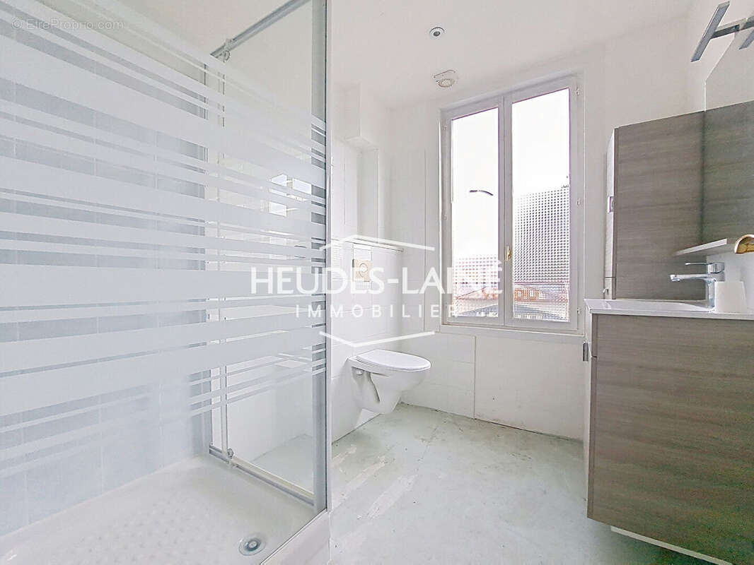 Propriété à vendre - spacieuse maison principale et appartement indépendant - SAINT HILAIRE DU HARCOUET - 50600 - photo 12