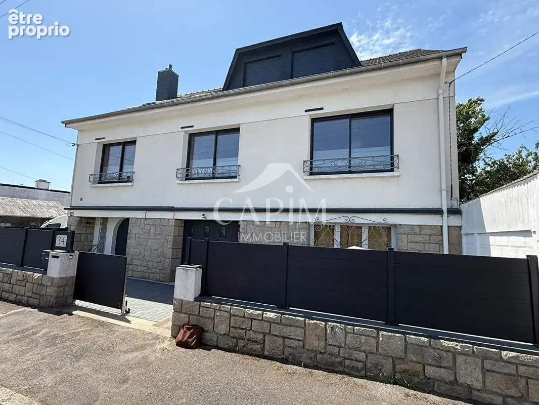 Maison à FOUGERES