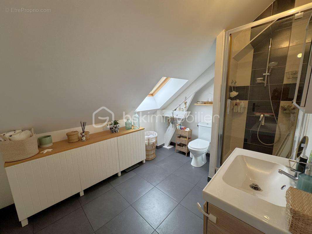 Appartement à FONTENAY-LE-VICOMTE