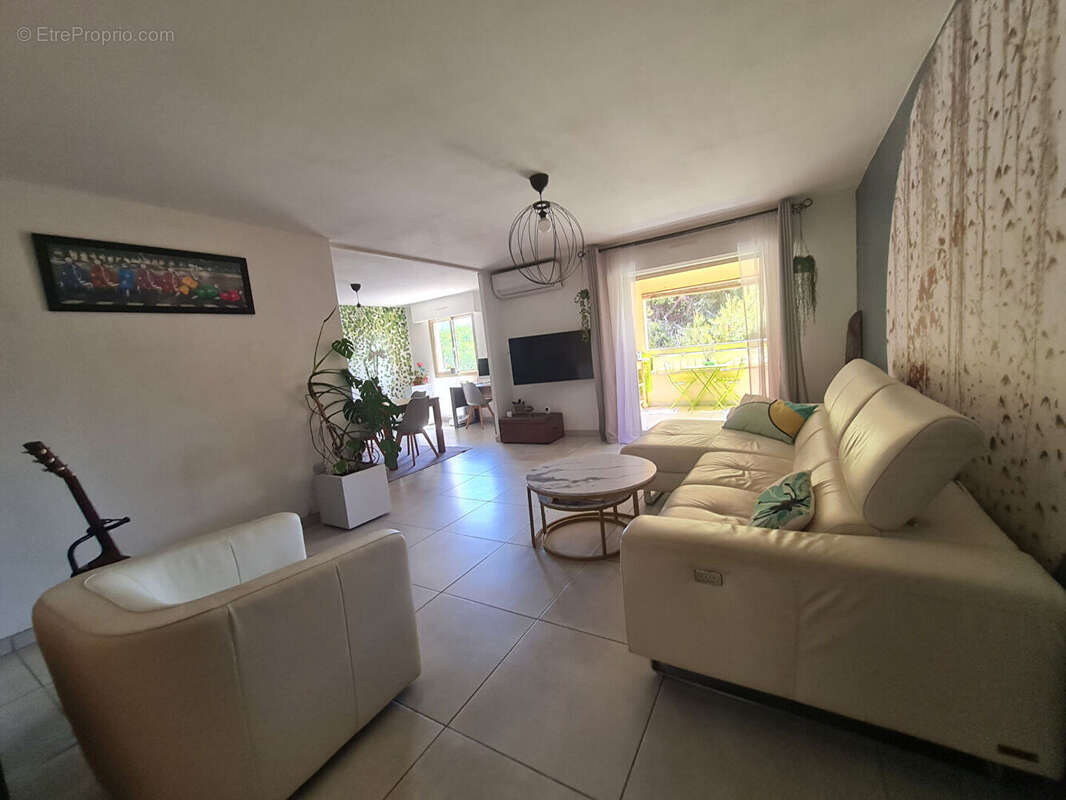 Bord De Mer +Appartement  4 pièces + Terrasse  *  (83430) Saint-Mandrier-sur-Mer - photo 2