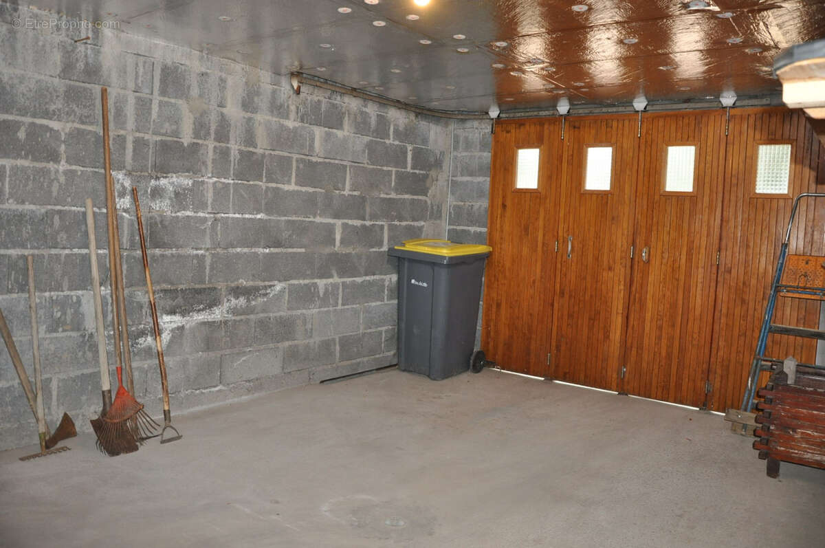 Beau pavillon proche centre-ville, avec 3 chambres et 1943 m2 de terrain - photo 19