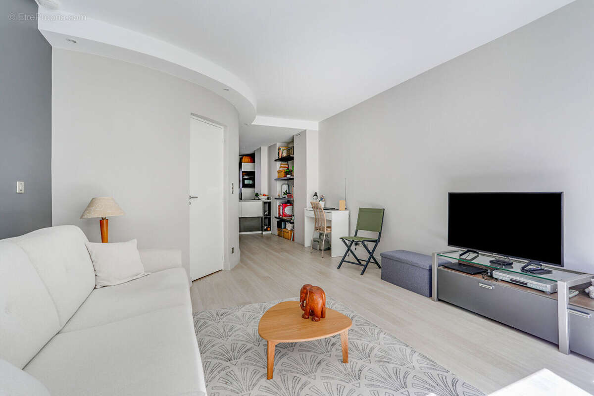 Appartement à NEUILLY-SUR-SEINE