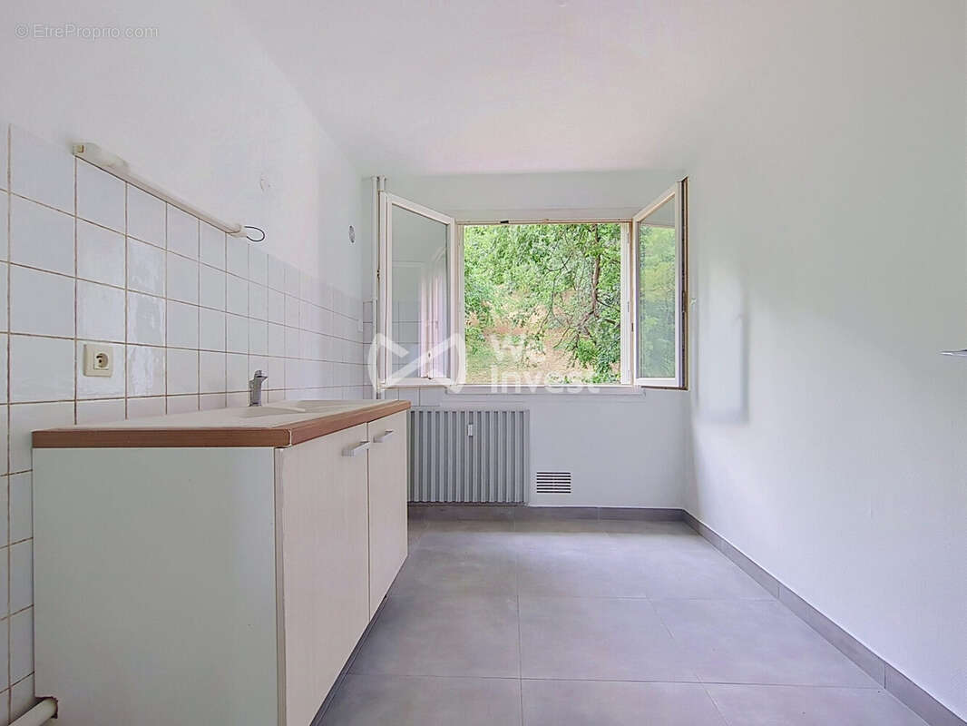 Appartement 91 m² à Irigny  - photo 3