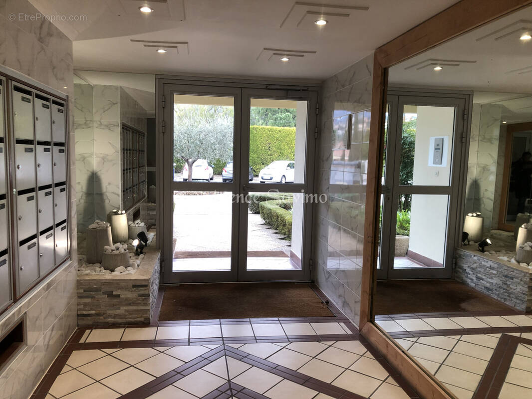 Appartement à MANDELIEU-LA-NAPOULE