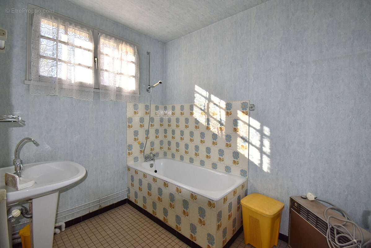 Maison à VAL-D'AUZON