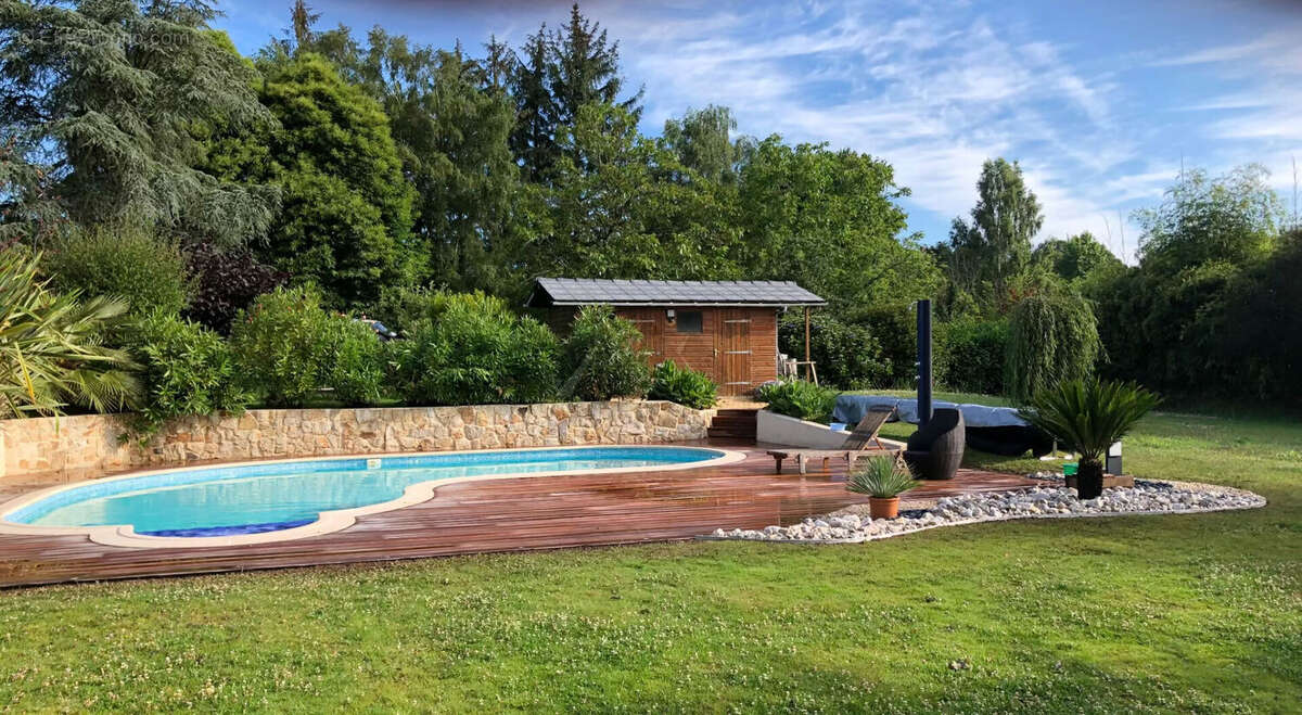 A vendre quimper  sud kernoter  longeres avec jardin et piscine - photo 3