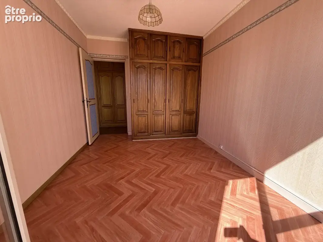 Appartement 4 pieces de 70,48 m2 avec 3 chambres et 2 balcons - photo 9