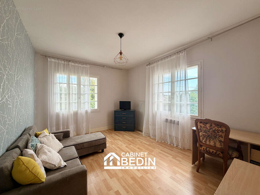 Maison 167 m² à Villegouge  - photo 9