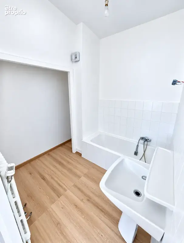À vendre    t3 de 84,3 m2   hypercentre de reignier avec cave et parking - photo 7