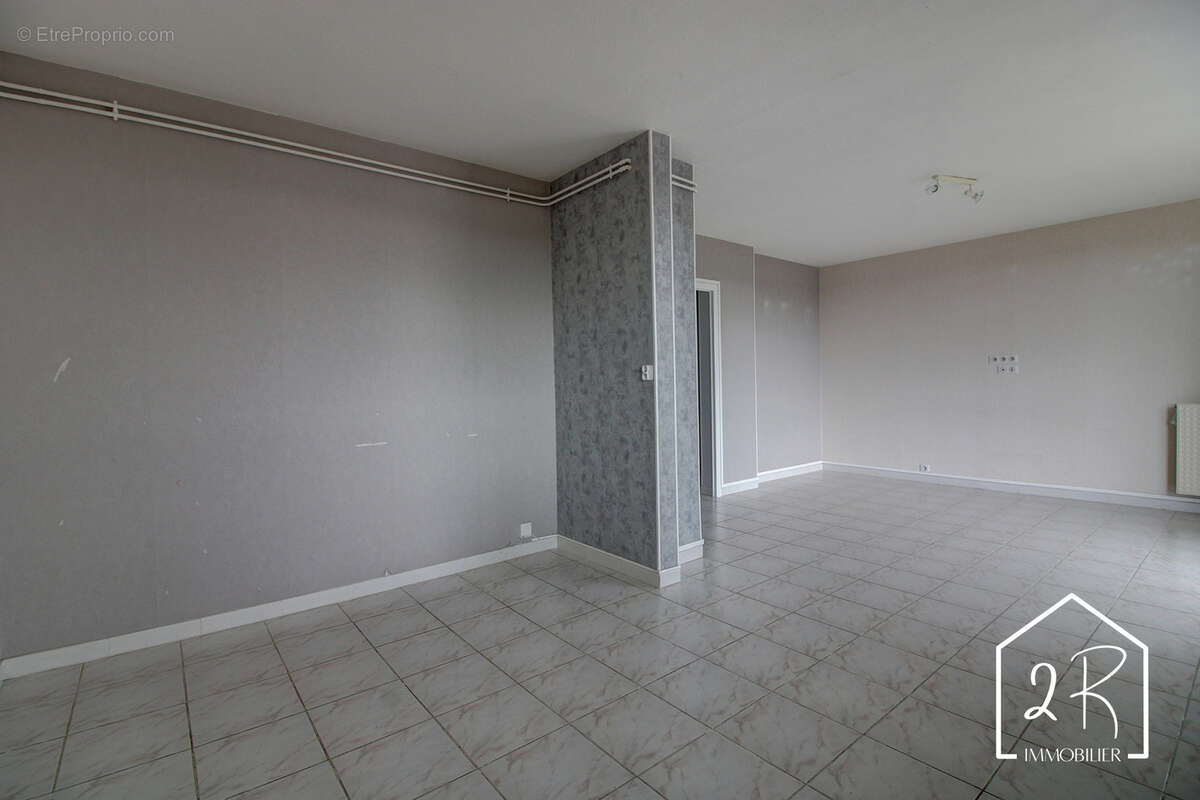 Appartement à MEYZIEU