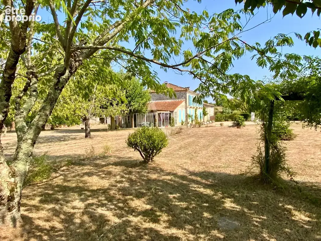 Propriété Charentaise de caractère à 10 km de Jonzac - photo 2
