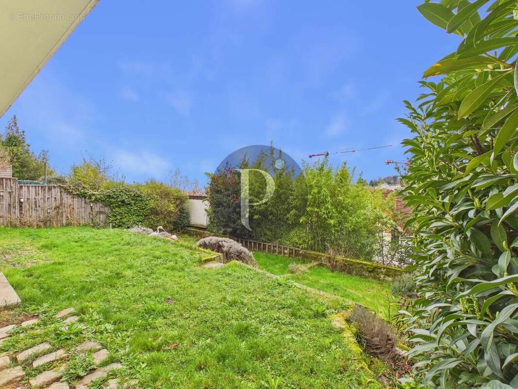 Maison à LE PLESSIS-ROBINSON