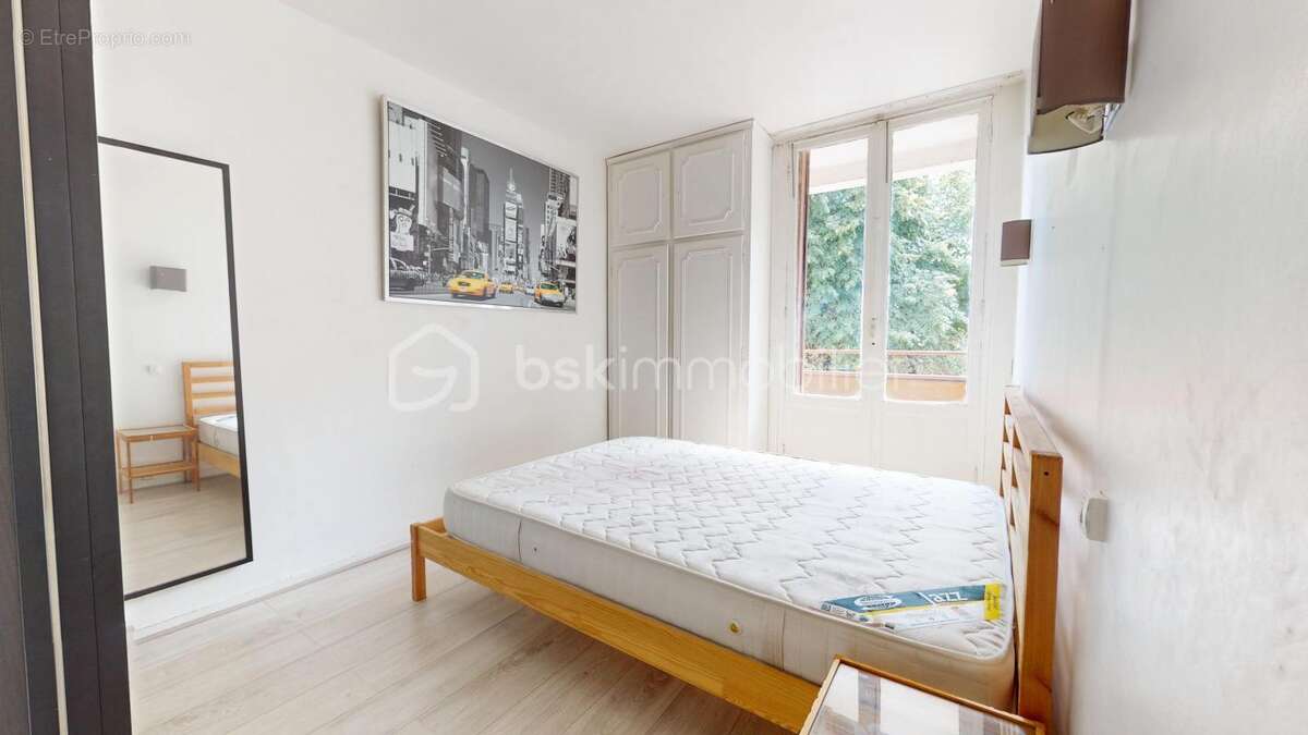 Appartement 5 pièces en rez-de-chaussée surélevé avec cave - photo 4