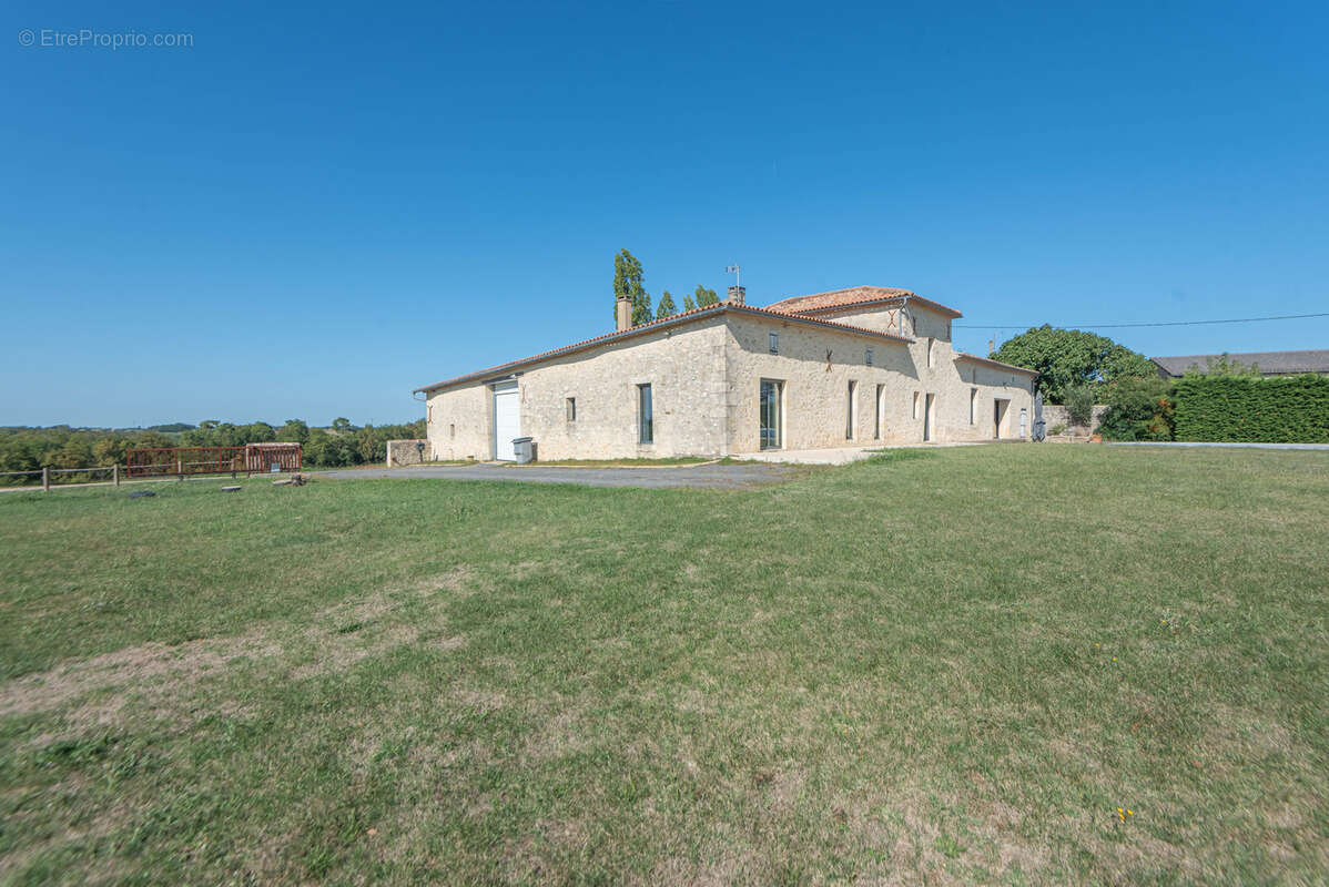 Maison à CADILLAC
